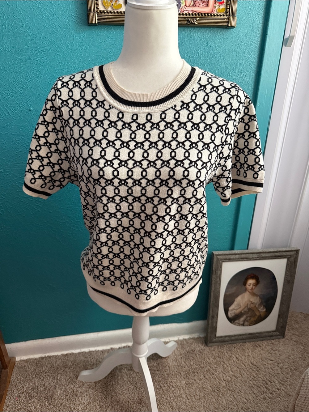 Adrianna Papell Cream and Black Short-Sleeve Geometric Knit Tee